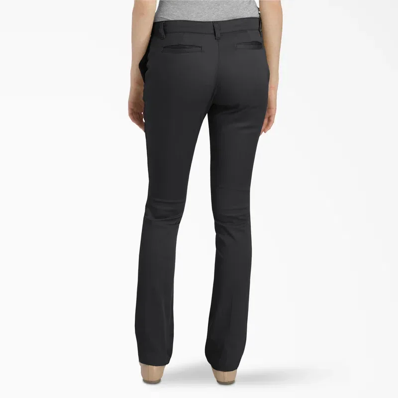 Juniors’ Classic Fit Pants Juniors’ Classic Fit Pants