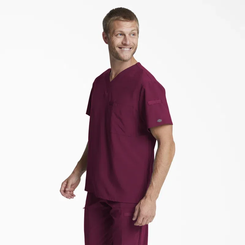 Men’s Eds Essentials Tuckable V-Neck Scrub Top Men’s Eds Essentials Tuckable V-Neck Scrub Top