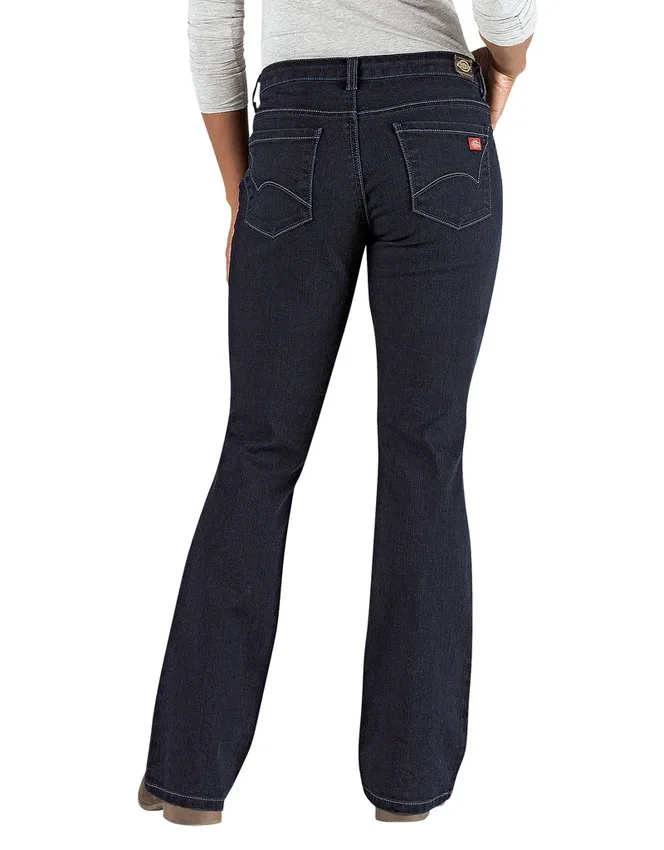 Women’s Curvy Fit Bootcut Leg Denim Jeans Women’s Curvy Fit Bootcut Leg Denim Jeans