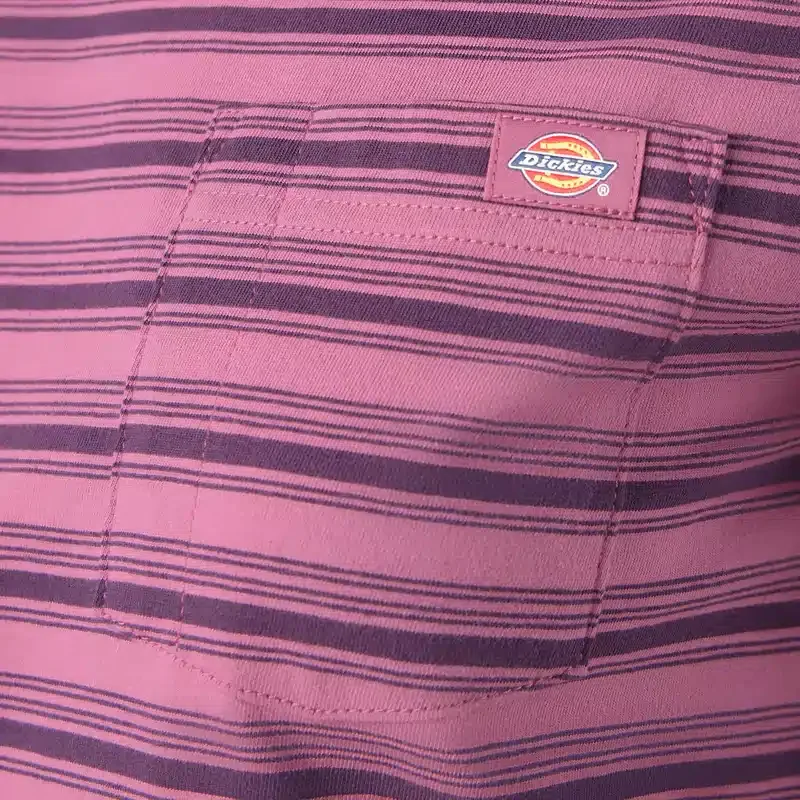 Women’s Large Striped Cropped Pocket T-Shirt Women’s Large Striped Cropped Pocket T-Shirt