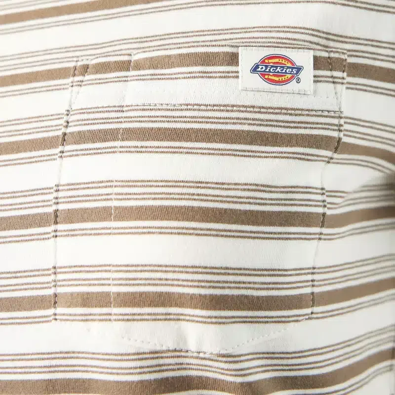 Women’s Large Striped Cropped Pocket T-Shirt Women’s Large Striped Cropped Pocket T-Shirt