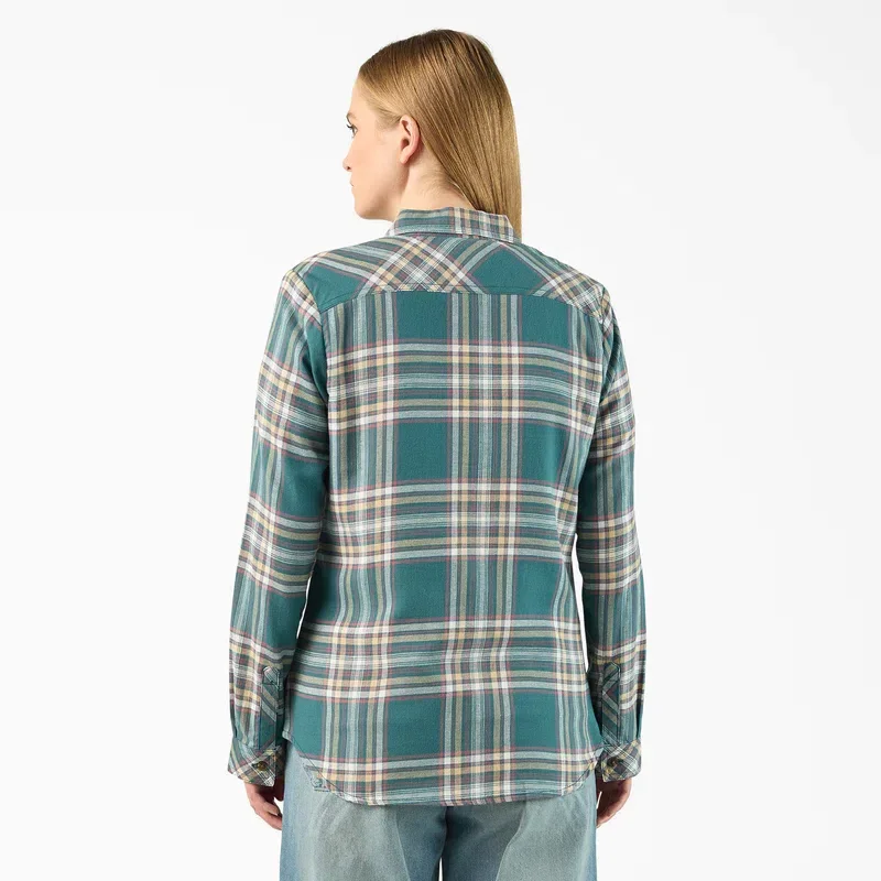 Women’s Plaid Flannel Long Sleeve Shirt Women’s Plaid Flannel Long Sleeve Shirt