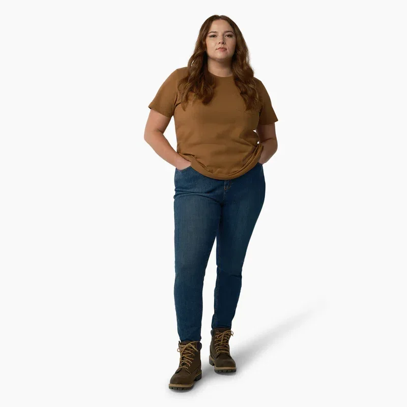 Women’s Plus Heavyweight Short Sleeve Pocket T-Shirt Women’s Plus Heavyweight Short Sleeve Pocket T-Shirt