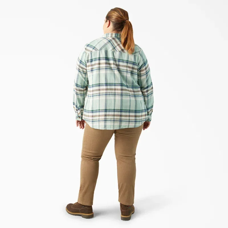 Women’s Plus Long Sleeve Plaid Flannel Shirt Women’s Plus Long Sleeve Plaid Flannel Shirt