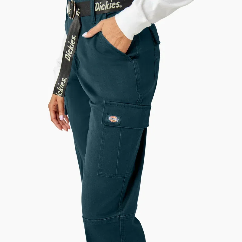 Women’s Relaxed Fit Cropped Cargo Pants Women’s Relaxed Fit Cropped Cargo Pants
